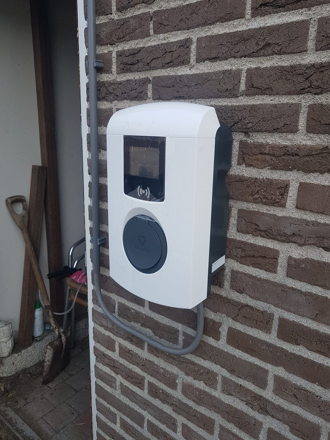 Thuis Laadpaal - ElektroMakers Adviseert En Installeert