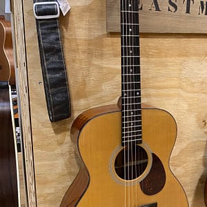 Eastman E1Om Deluxe