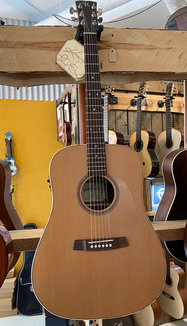 Kremona F10CE met Fishman pick-up