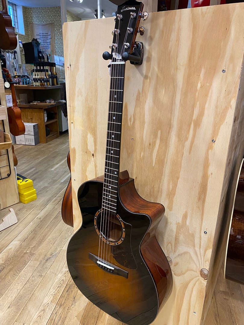 Eastman AC122-2CE-DLX-SB