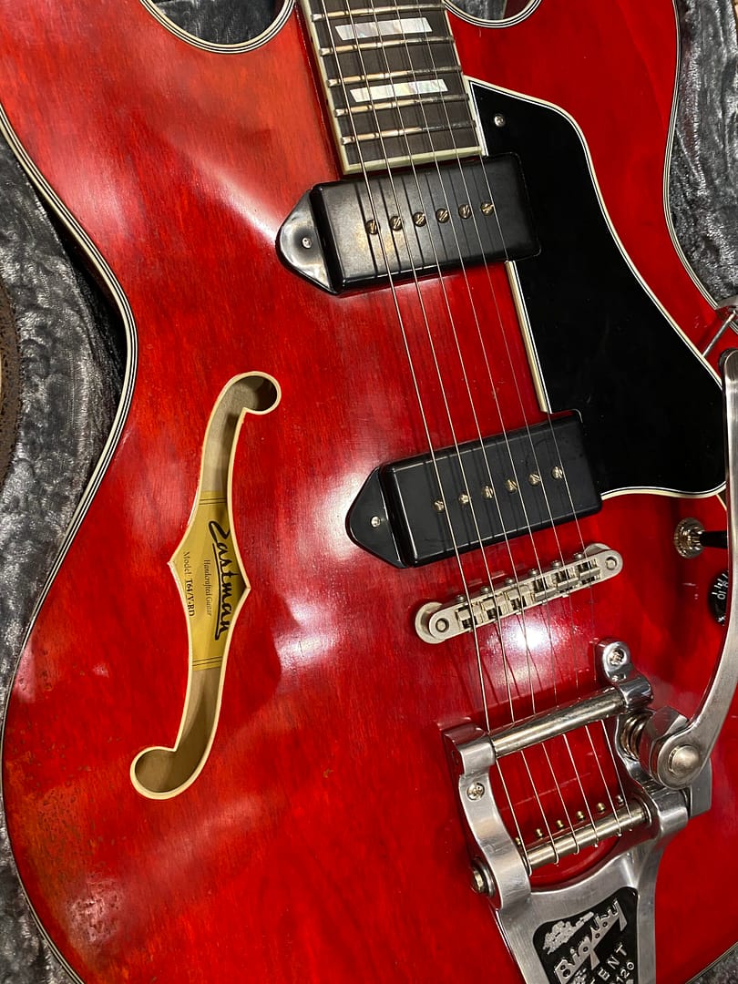 Eastman T64/V antique red met bigsby - Afbeelding 10