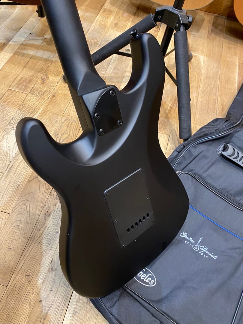 Egmond GS-821M Elektrische Gitaar – Mat Zwart | Strato-stijl - Afbeelding 5