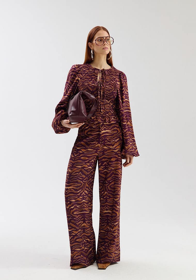 Broek Harper & Yve "Holly" Tiger