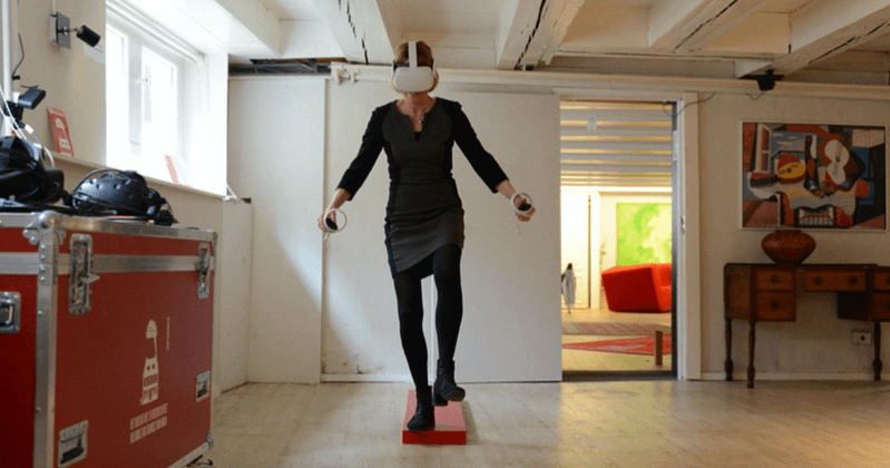 Tijdens de VR-game op de hoogtebalk de balans tussen inspanning en ontspanning vinden