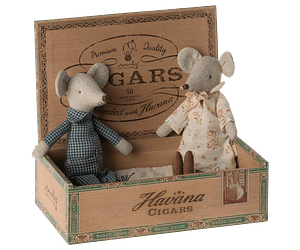 Maileg – Grandma and Grandpa mice in cigarbox