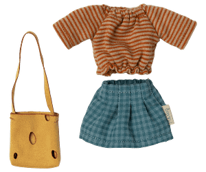 clothes for mum mouse