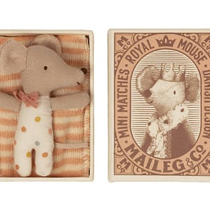 Sleepy-wakey mouse girl