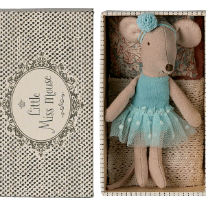 Dance mouse in daybed little sister