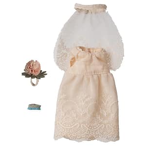 Wedding dress, mum mouse