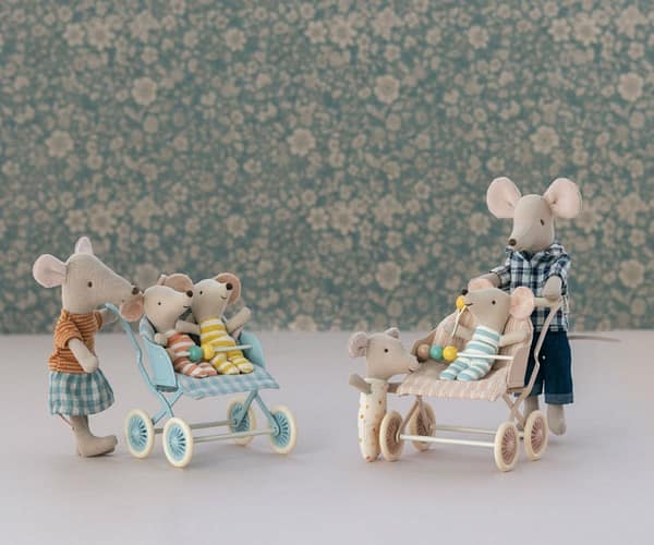 Maileg Buggy Stroller Baby Mice Mint en Rose Poppenhuis Inrichting en Accessoires 1