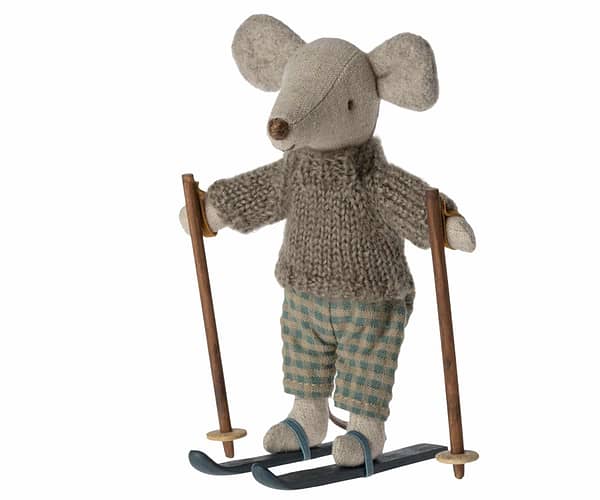 17 3212 00 Maileg Winter Mouse with Ski set Big Brother 5707304130284 1