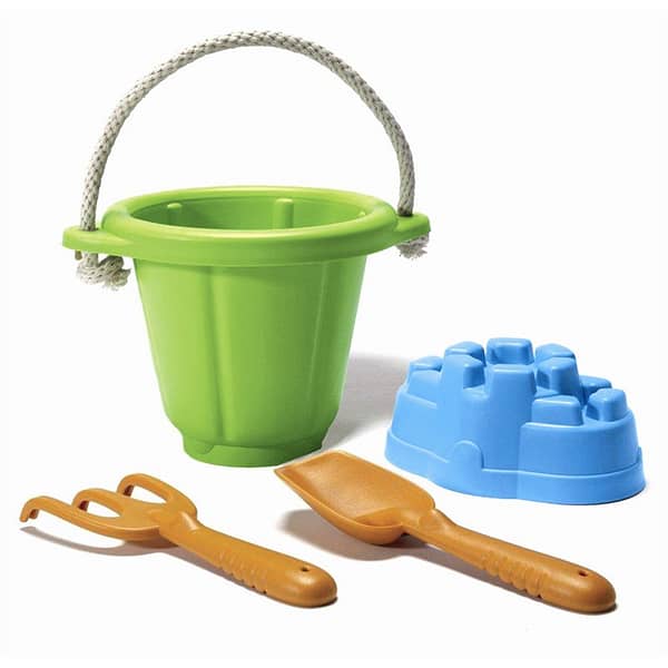 Zandbak speelgoed set van gerecyclede materialen Groen