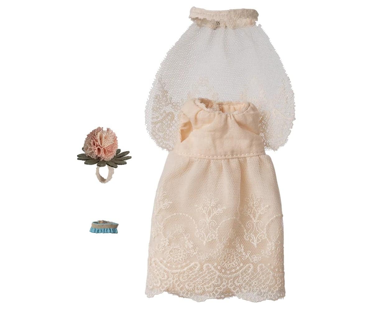 Wedding dress, mum mouse