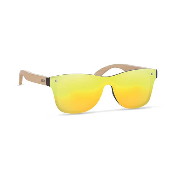 Sunglasses with mirrored lens