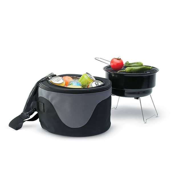 Cooler bag with logo BBQ DONAU Cooler bag with logo with a metal BBQ inside the bag. Isolation material: PE foam layer. Capacity 3L. Dimensions: Ø30X20 CM Height: 20 cm Diameter: 30 cm Volume: 15.498 cdm3 Gross Weight: 1.56 kg Net Weight: 1.065 kg We use different printing techniques to add your logo. Depending on the surface we can use embroidery, engraving, 360° imprint or screen print.