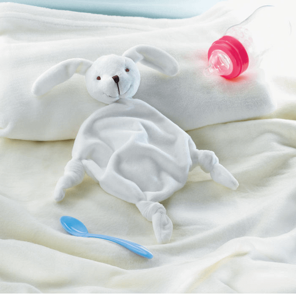 Gadget with logo Plush towel LULLABY Plush sucking towel for babies. Available color: White Dimensions: 34X37CM Width: 37 cm Length: 34 cm Volume: 0.516 cdm3 Gross Weight: 0.047 kg Net Weight: 0.04 kg Magnus Business Gifts is your partner for merchandising, gadgets or unique business gifts since 1967. Certified with Ecovadis gold!