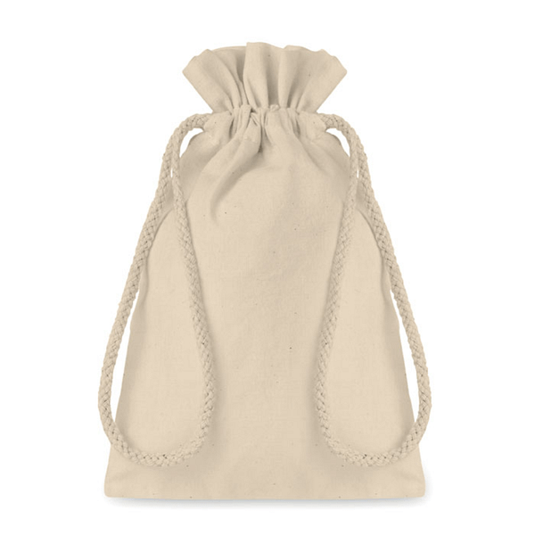 Gadget with logo Bag Beige TASKE SMALL Small gift cotton draw cord bag. Size approx. 14 x 22cm. 105 gr/mÂ². Produced under a certified standard for the use of harmful substances in textile. Available color: Beige Dimensions: 14X22 CM Width: 22 cm Length: 14 cm Volume: 0.06 cdm3 Gross Weight: 0.014 kg Net Weight: 0.012 kg Magnus Business Gifts is your partner for merchandising, gadgets or unique business gifts since 1967. Certified with Ecovadis gold!