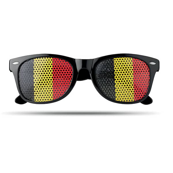 Gadget with logo sunglasses FLAG FUN. Country sunglasses with logo and lenses with the flag of your country. Dimensions: 14X4,6X14 CM Width: 4.6 cm Length: 14 cm Height: 14 cm Volume: 0.176 cdm3 Gross Weight: 0.029 kg Net Weight: 0.022 kg We use different printing techniques to add your logo. Depending on the surface we can use embroidery, engraving, 360° imprint or screen print.