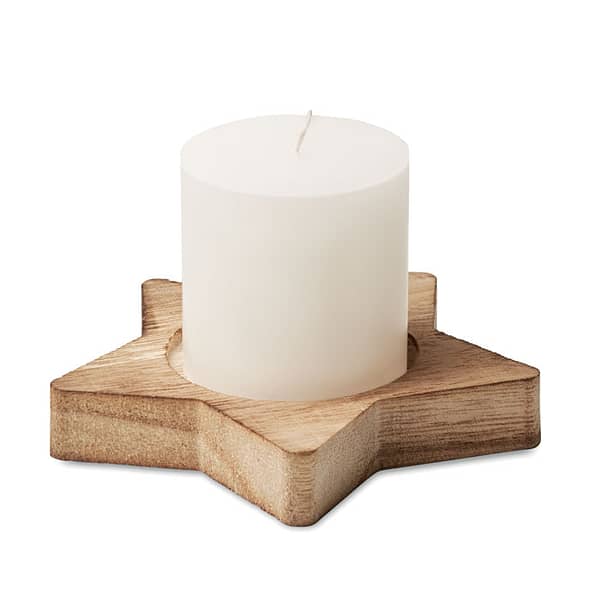 Gadget star shaped wooden candle LOTUS Star shaped wooden decorative base with vanilla scented candle. Create the perfect atmosphere at home with a few candles. The wooden star-shaped plate gives a stylish and natural look to your home. 12 burning hours. Wood is a natural material, so the color and dimensions can vary per item, which can influence the final decoration result. Magnus Business Gifts is your partner for merchandising, gadgets or unique business gifts since 1967. Certified with Ecovadis gold!