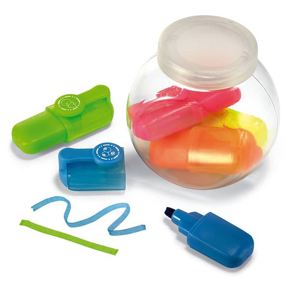 Highlighter with logo FUN FOR FIVE Highlighter with logo, 5 color highlighters. With clip in small, transparent PET container. Available color: Multi color Dimensions: 7X7X5 CM Width: 7 cm Length: 7 cm Height: 5 cm Volume: 0.55 cdm3 Gross Weight: 0.072 kg Net Weight: 0.051 kg Depending on the surface we can use embroidery, engraving, 360° imprint or screen print.
