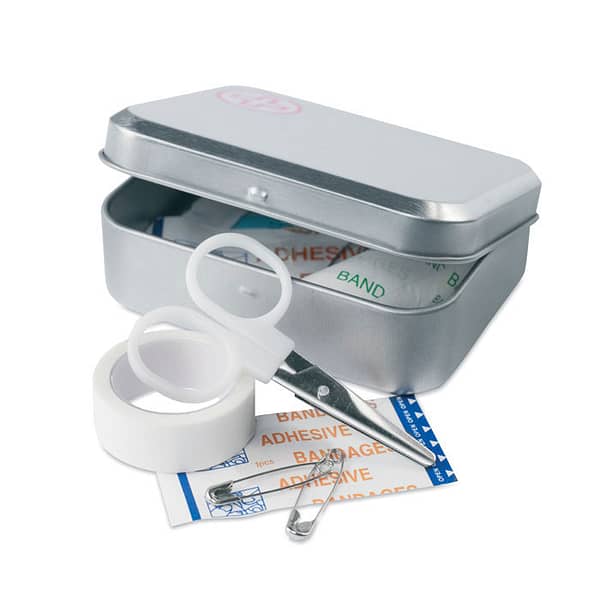 Gadget with logo first aid kit SUCCOR Gadget with logo first aid kit in tin box. Includes 1 pair of scissors, 1 adhesive tape, 1 set of cleaning wipes, 3 bandages and 3 pins. Depending on the surface we can use embroidery, engraving, 360° imprint or screen print.