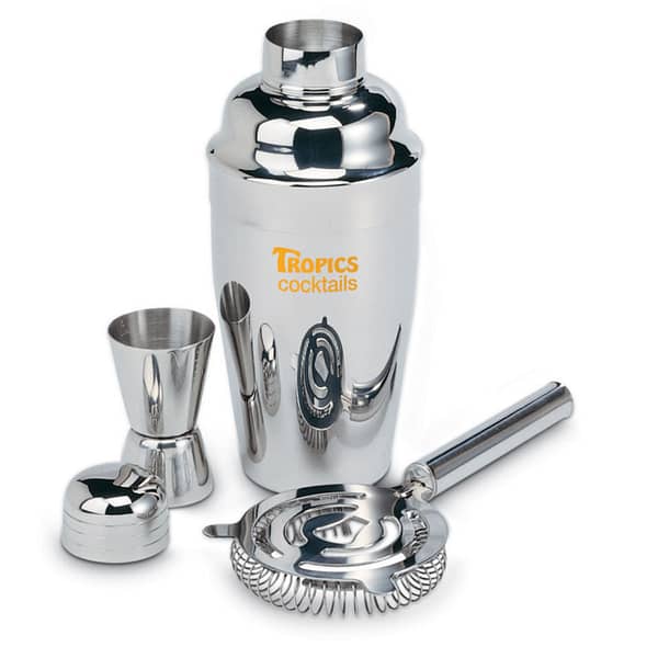 Gadget with logo Cocktail set FIZZ Stainless steel cocktail set with logo. Including 500 ml shaker, measuring jug and sieve. Available color: Shiny Silver Dimensions: 26,5X23,5X9 CM Width: 23.5 cm Length: 26.5 cm Height: 9 cm Volume: 7.103 cdm3 Gross Weight: 0.61 kg Net Weight: 0.328 kg Magnus Business Gifts is your partner for merchandising, gadgets or unique business gifts since 1967. Certified with Ecovadis gold!