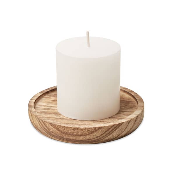 Gadget with logo Candle PENTAS Round shaped wooden decorative base with vanilla fragranced candle with logo. Burn time: 12 hours. Set the perfect mood at home with some candles. The wooden plate will give a stylish and natural look to your home. Wood is a natural product, there may be slight variations in colour and size per item, which can affect the final decoration outcome. Dimensions: Ã˜9X6.8CM Height: 6.8 cm Diameter: 9 cm Volume: 0.74 cdm3 Gross Weight: 0.152 kg Net Weight: 0.114 kg Magnus Business Gifts is your partner for merchandising, gadgets or unique business gifts since 1967. Certified with Ecovadis gold!