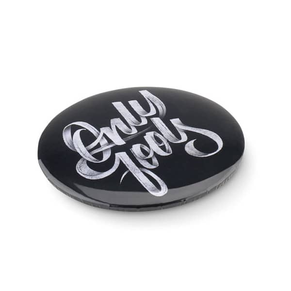 Gadget with logo PIN Pin button with paper inlay. Ø5,8 CM. Minimum order quantity 25 pieces. For unprinted orders the item comes unassembled. Available color: Matt Silver Dimensions: Ø6 CM Diameter: 6 cm Volume: 0.033 cdm3 Gross Weight: 0.011 kg Net Weight: 0.01 kg Magnus Business Gifts is your partner for merchandising, gadgets or unique business gifts since 1967. Certified with Ecovadis gold!