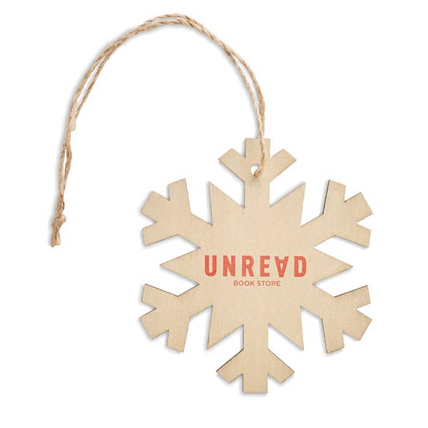 Christmas gadget with logo Wooden snowflake hanger NEUY Wooden snowflake shaped decoration hanger with jute cord. MDF is madefrom natural materials, there may be slight variations in colour andsize per item, which can affect the final decoration outcome. Available color: Wood Dimensions: 7,9X7X0,2CM Width: 7 cm Length: 7.9 cm Height: 0.2 cm Volume: 0.027 cdm3 Gross Weight: 0.006 kg Net Weight: 0.005 kg Magnus Business Gifts is your partner for merchandising, gadgets or unique business gifts since 1967. Certified with Ecovadis gold!