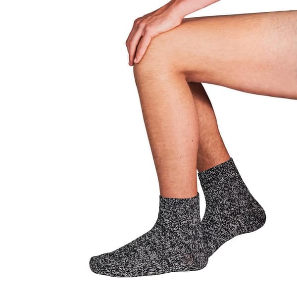 Ankle wool socks with logo Ankle wool socks with logo have excellent temperature regulating qualities and are highly breathable. Due to the unique elasticity of our wool, these socks will never feel tight, and does it not intervene with your blood circulation. Your feet stay comfortable and pleasantly warm during the night so that you can enjoy an undisturbed, and well-earned, night’s sleep. Available in sizes 34-46.  100% itch free wear comfort! Knitted from 60% high-quality sheep wool from New Zealand and 40% elastic Polyamide. Magnus Business Gifts is your partner for merchandising, gadgets or unique business gifts since 1967. Certified with Ecovadis gold 2022!