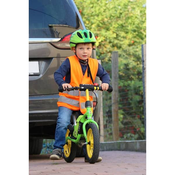 Safety vest with Logo Kids - Certified according to EN 17353:2020 Type AB3 - Two 5 cm wide reflective stripes all around the body - Adjustable size with two hook and loop fasteners Sizes: XXS = 3 - 4 years / XS = 3 - 6 years / S = 7 - 12 years Available color: Neon Green, Orange, Yellow, Neon Pink Magnus Business Gifts is your partner for merchandising, gadgets or unique business gifts since 1967. Certified with Ecovadis gold!