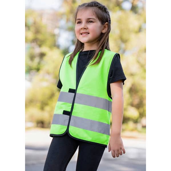 Safety vest with Logo Kids - Certified according to EN 17353:2020 Type AB3 - Two 5 cm wide reflective stripes all around the body - Adjustable size with two hook and loop fasteners Sizes: XXS = 3 - 4 years / XS = 3 - 6 years / S = 7 - 12 years Available color: Neon Green, Orange, Yellow, Neon Pink Magnus Business Gifts is your partner for merchandising, gadgets or unique business gifts since 1967. Certified with Ecovadis gold!