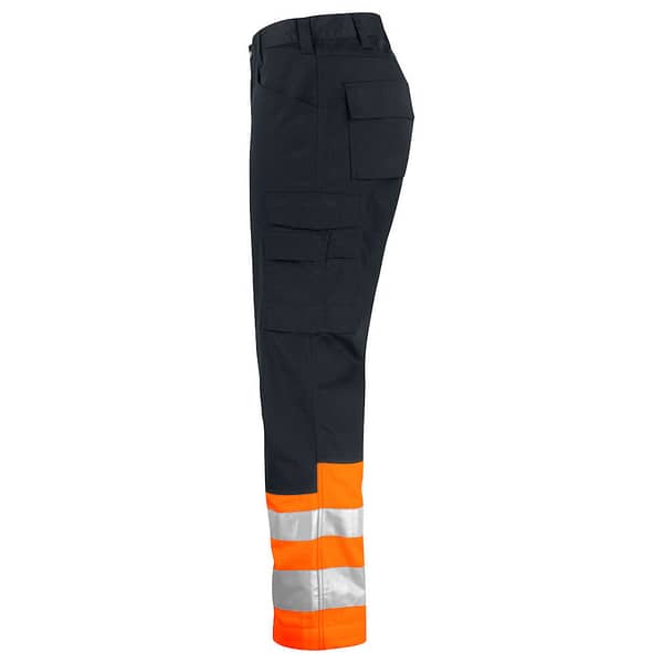 Projob High-rise Trousers with logo ISO 20471 Class 1 Trousers in easycare material made of polyester/cotton that ensures good retention of shape and color. Spacious front and side pockets. Two back pockets with flap. Leg pocket with flap and ruler pocket. Available color: Black/ Orange, Yellow/ Black, Yellow/ Navy Material: 65% polyester, 35% cotton 245 g/m² Magnus Business Gifts is your partner for merchandising, gadgets or unique business gifts since 1967. Certified with Ecovadis gold!