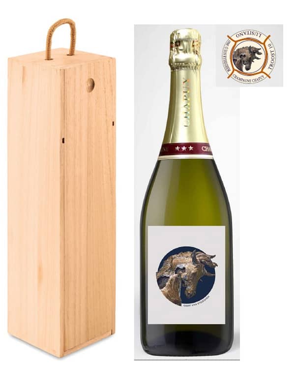 Crate & Champagne with logo Surprise your employees and customers with an exclusive Champagne package with your logo. Logo and message can be printed on bottle and capsule. Minimum order quantity. Depending on the surface we can use embroidery, engraving, 360Â° imprint or screen print.