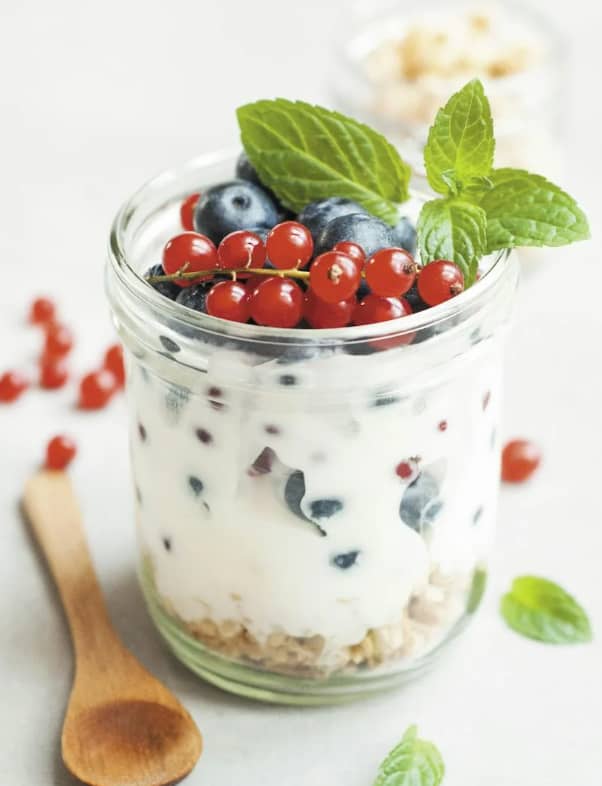 Yoghurt met vers fruit