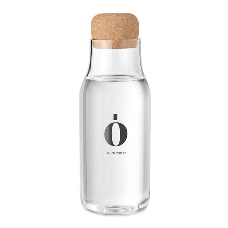 Water bottle with logo OSNA Small Borosilicate glass bottle with logo with cork lid. Capacity: 600 ml. Store your fresh made juices,water or other drinks in this glass bottle. Because it is made fromborosilicate glass, it can also hold hot liquids. The cork lid gives thedecanter a natural look. Laser engraving is notpossible on borosilicate glass. Available color: Transparent Dimensions: Ø7X21.5CM Height: 21.5 cm Diameter: 7 cm Volume: 2.12 cdm3 Gross Weight: 0.3 kg Net Weight: 0.204 kg Magnus Business Gifts is your partner for merchandising, gadgets or unique business gifts since 1967. Certified with Ecovadis gold!