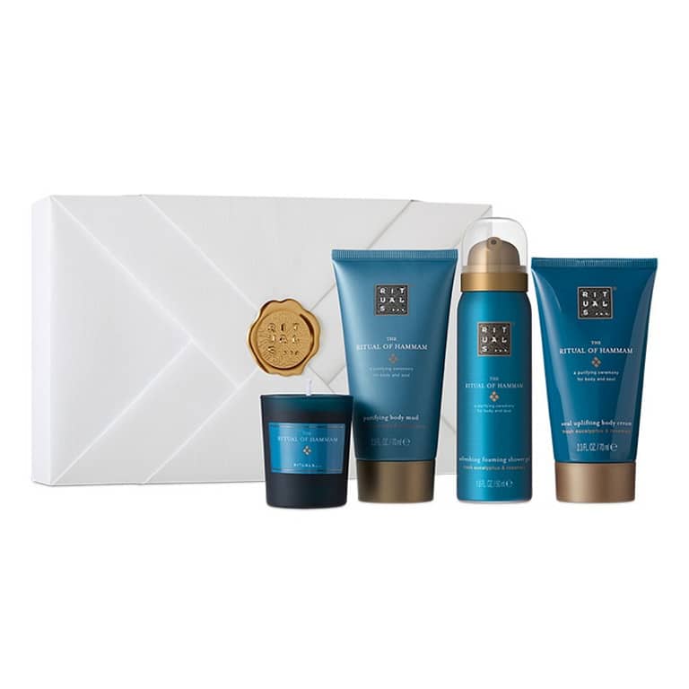 Rituals gift The Ritual of Hammam Rituals gift set of Hammam is the perfect purifying gift for a friend or family member, or just to treat yourself. These products contain purifying rosemary and eucalyptus, and are inspired by one of the oldest cleansing traditions, the hammam. The gift box contains a shower foam 50 ml, scented candle 25 g, body mud 70 ml and a body cream 70 ml. The origami design is inspired by the Japanese art of giving. In Japanese culture, the gift wrap can be as important as the gift, with the gift seen as a form of communication between the giver and the receiver. We packed it in a reusable luxury storage box, which you can give a second life by storing photos, letters or other precious items. Magnus Business Gifts is your partner for merchandising, gadgets or unique business gifts since 1967. Certified with Ecovadis gold!
