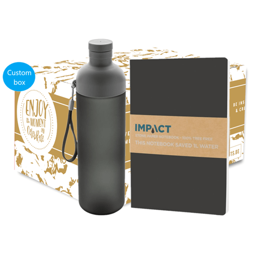 Gift box Onboarding Impact Duo Onboarding gift with personalized fullcolour print on the outside Personalized card in your house style with your personal message (A5 format) Impact softcover stone paper notebook Impact leak-proof Titan water bottle: blue drinking bottle with carrying strap, BPA-free, 600ml Magnus Business Gifts is your partner for merchandising, gadgets or unique business gifts since 1967. Certified with Ecovadis gold!